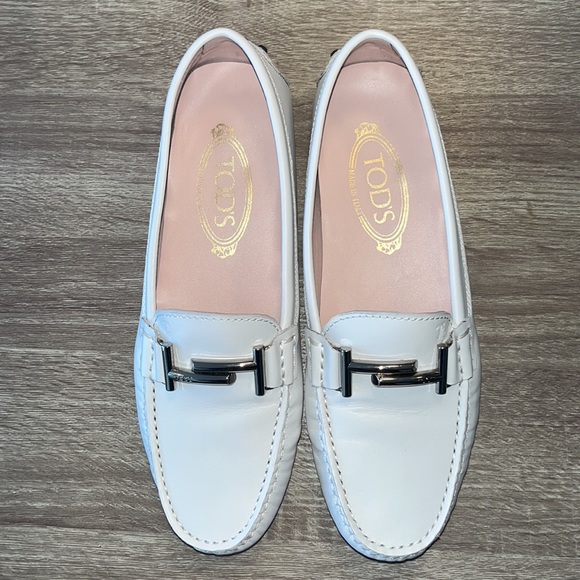 Authentic Tod’s Double T White Leather Gommino Driving Loafer Shoes - Picture 2 of 16